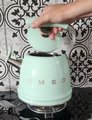 Smeg Ocak Üstü Islıklı Whistling Kettle Su Isıtıcısı Pastel Yeşil CKLW2001PG Bonvagon